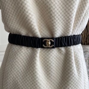 ❌SOLD to The Real Real ❌💙 2022 CHANEL CC Turnlock Lambskin Belt Size 70/28 ❤️